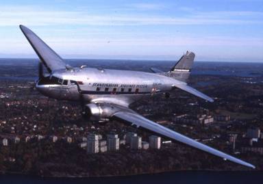 800px-Douglas_DC-3,_SE-CFP.jpg